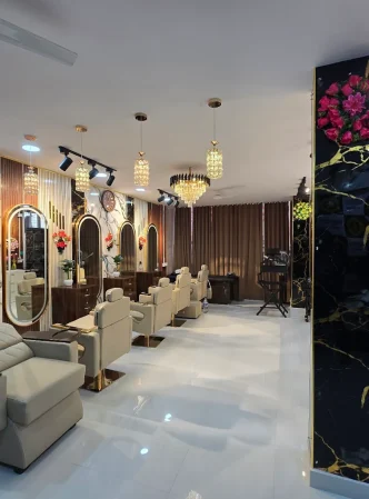 luxurious salon in hyderabad
